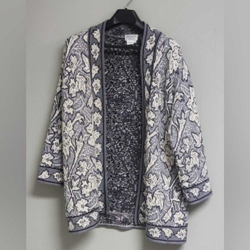 Chessy Lewis Cardigan  Black white & gray  Chunky and warm  70% Wool Size Small